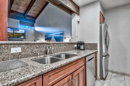 437 Pine Grove - main image