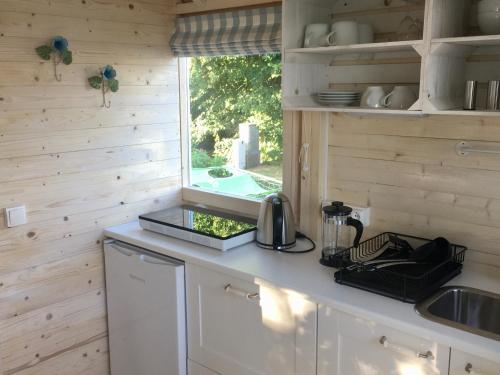 virtuve, Tiny Beach House in Barkelsby