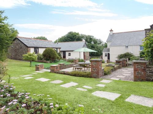 Honey Bee Cottage in Holsworthy