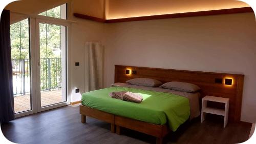 Triple Room with Mountain View