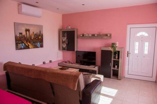 . Efi's Home