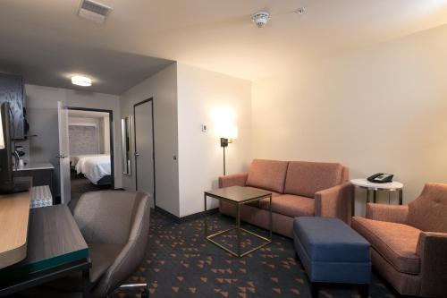 Holiday Inn Hotel & Suites - Mount Pleasant, an IHG Hotel