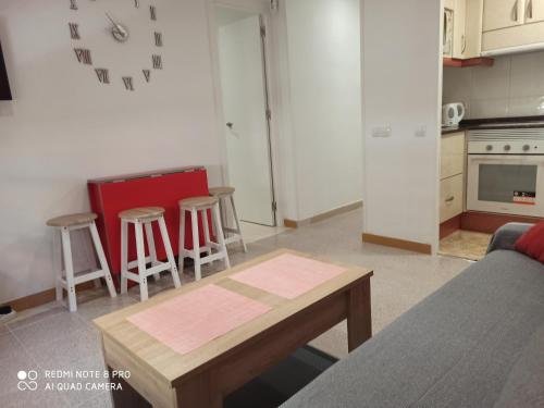  CAMP NOU HOLYDAYS APARTAMENT, Pension in El Arrabal