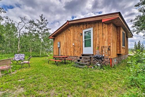 B&B Saint Mary - Cozy Duck Lake Cabin Near Glacier Natl Park! - Bed and Breakfast Saint Mary