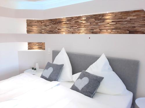 NEU RENOVIERT - Ferienwohnung fur 2 by stayFritz