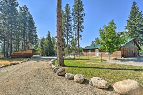 Victor Woodland Cabin Retreat with Fire Pit