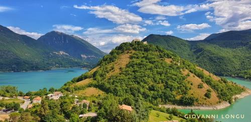 Apkārtne, Casa panorama vista lago Turano in Castel Di Tora