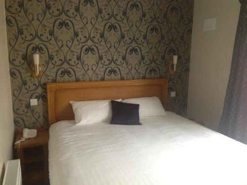Creighton Hotel - image 7
