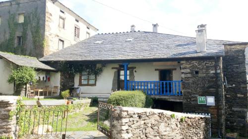  Casa Rectoral de Samartín., Ferienwohnung in San Martín de Valledor