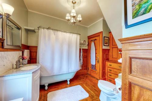 Commander's Cabin - image 4