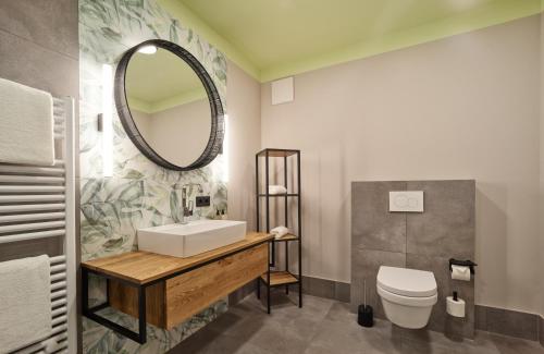 Bathroom, Erasmus Lodge - Ferienwohnungen zum Wohlfuhlen in Trassem