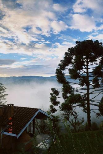 Casa com vista p as montanhas em Campos do Jordao