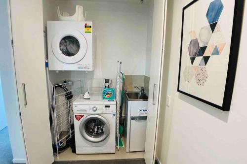 High Society Luxe 1BR Executive Apartment in the heart of Belconnen Views Pool Sauna Gym Spa WiFi Ne