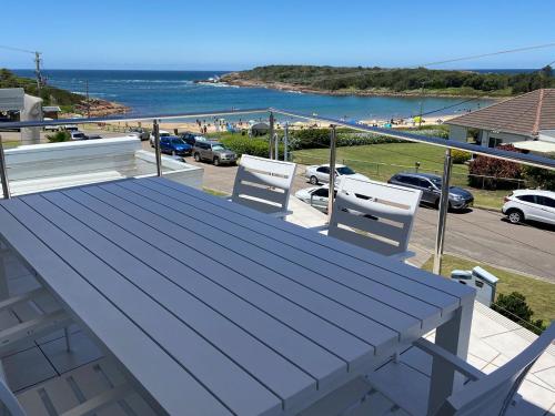 Ultimate Beach House' 19a Graham Street - views , peace & quiet