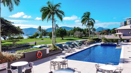 Holiday Inn  Cairns Harbourside