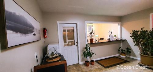 Előcsarnok, Ocean Crest Motel in Qualicum Beach (BC)