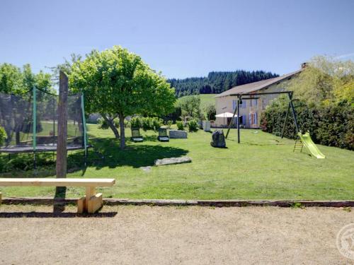 Gîte Saint-Romain-d'Urfé, 5 pièces, 9 personnes - FR-1-496-36