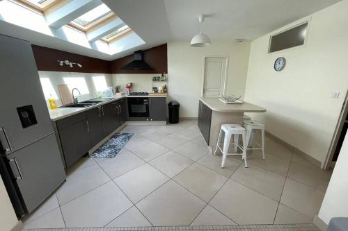 virtuve, Superbe appartement avec 2 Chambres - 9 Personnes - Parking Privé (Superbe appartement avec 2 Chambres - 9 Personnes - Parking Prive) in Tain-l'Hermitage