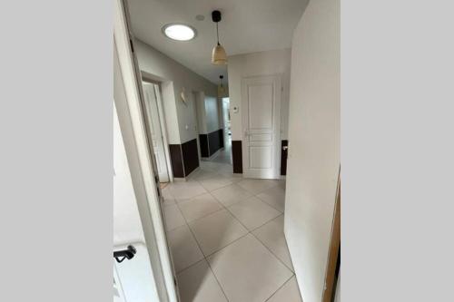 Superbe appartement avec 2 Chambres - 9 Personnes - Parking Privé (Superbe appartement avec 2 Chambres - 9 Personnes - Parking Prive) in Tain-l'Hermitage