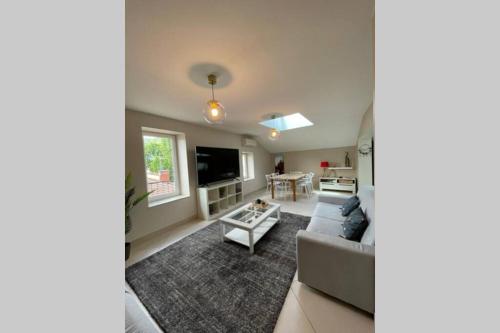 Koplietošanas atpūtas telpa ar TV, Superbe appartement avec 2 Chambres - 9 Personnes - Parking Privé (Superbe appartement avec 2 Chambres - 9 Personnes - Parking Prive) in Tain-l'Hermitage
