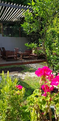 Apartment with Garden View image 3