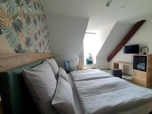 1 queen bed
