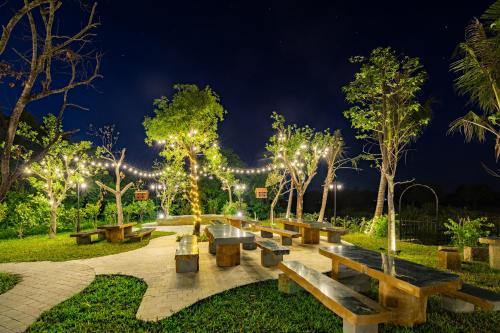 Garden, Bai Dinh Riverside Resort & Spa in Gia Vien District