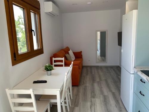 Apartamentos Villa Pirata Tarifa in เปโโร บาเลียนเต