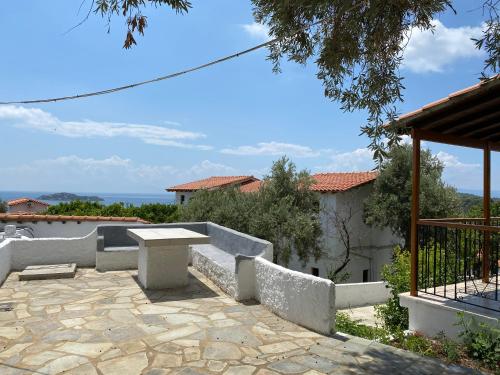 A környék, Valmas village in Vassilias - Ftelia