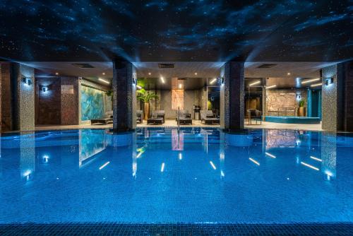 Kravt Nevsky Hotel & Spa - main image