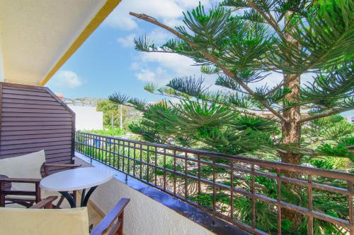 Balcony/terrace, Savas Rooms in Pelekanos