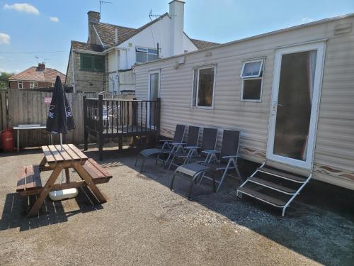 B&B Tadcaster - The Jackdaw B&B SELF CATERING STATIC CARAVAN FREE BREAKFAST SUPPLIED - Bed and Breakfast Tadcaster