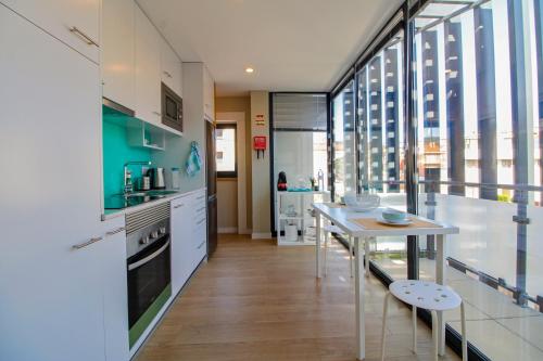 Konyha, Casa São Vicente - Apartment Near City Centre with Private Parking (Casa Sao Vicente - Apartment Near City Centre with Private Parking) in Matos