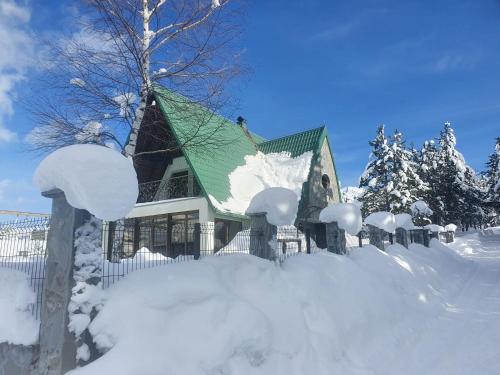 . Vikendica Blidinje Čarobna kuća