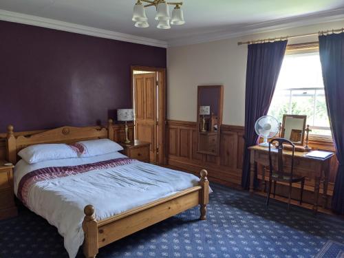 The Londesborough Arms bar with en-suite rooms