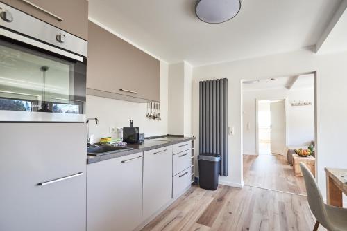 Apartment with Mountain View image 5