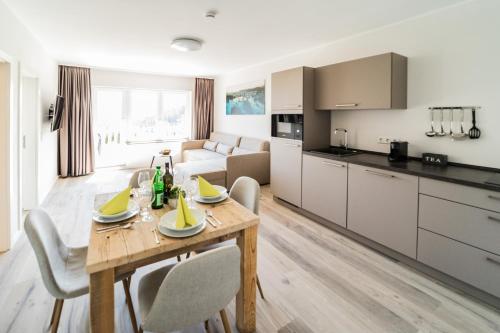 Apartment with Mountain View image 8