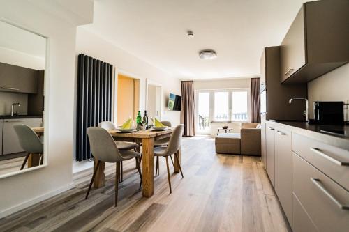 Apartment with Mountain View image 10