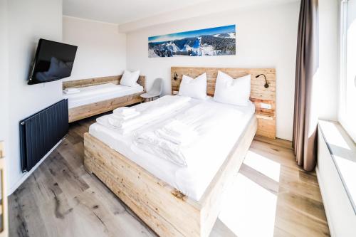 Apartment with Mountain View image 6
