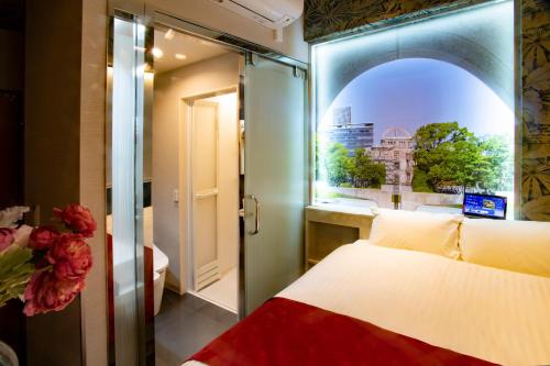 Double Room Non-Smoking  image 10