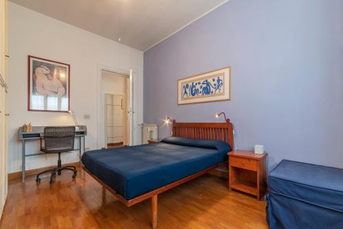 GuestHost - Roomy and Bright Apartment with Terrace, Рим (фото 4)
