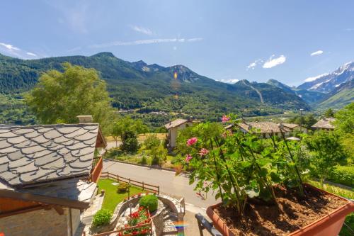 Luxury New Renovation Mont Blanc Views - Apartment - La Salle