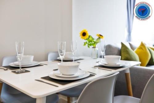 51 PERCENT OFF - LONG STAYS - PREMIUM EXECUTIVE APARTMENTS - SHERATON VIEW - CITY CENTRE - FOR FAMILIES , BUSINESS, LEISURE & RELOCATIONS - Free WiFi, Birmingham (Foto 10)