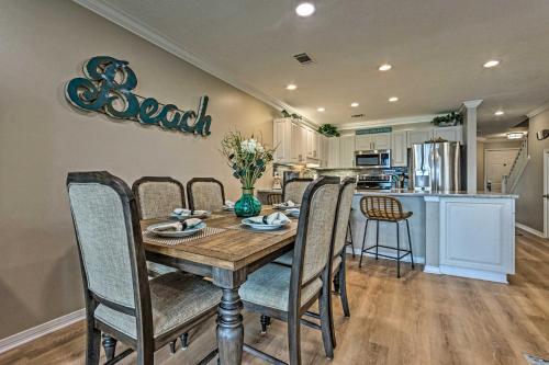 Beachy Lakefront Escape - Walk to the Shore! - image 4
