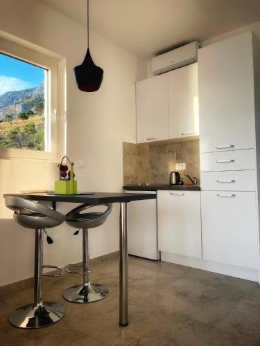 Almond Apartments in Rijeka Rezevici