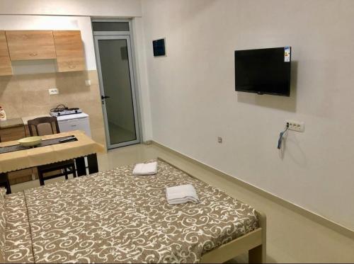Deluxe Double Room (2 Adults + 1 Child) image 5