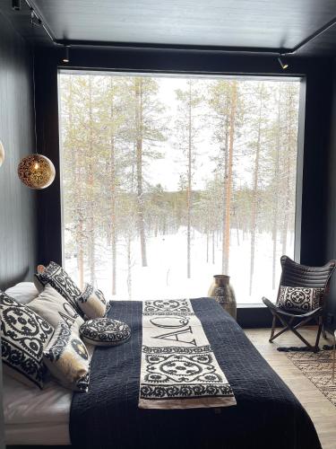 Aurora Queen Resort Igloos - Tap to explore photos