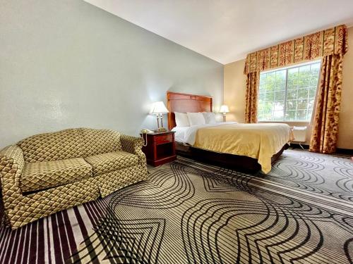 FairBridge Inn & Suites Cleburne