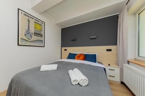 1 queen bed, 1 bunk bed, 1 sofa bed