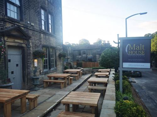 Viesnīcas āriene, The Malthouse  in Ripponden